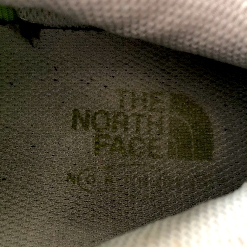 The north face women’s boa technology shoes white adjustable strap. - Picture 15 of 15